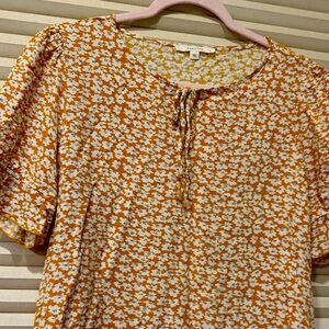 Fun 2 Fun Orange and White Floral Blouse